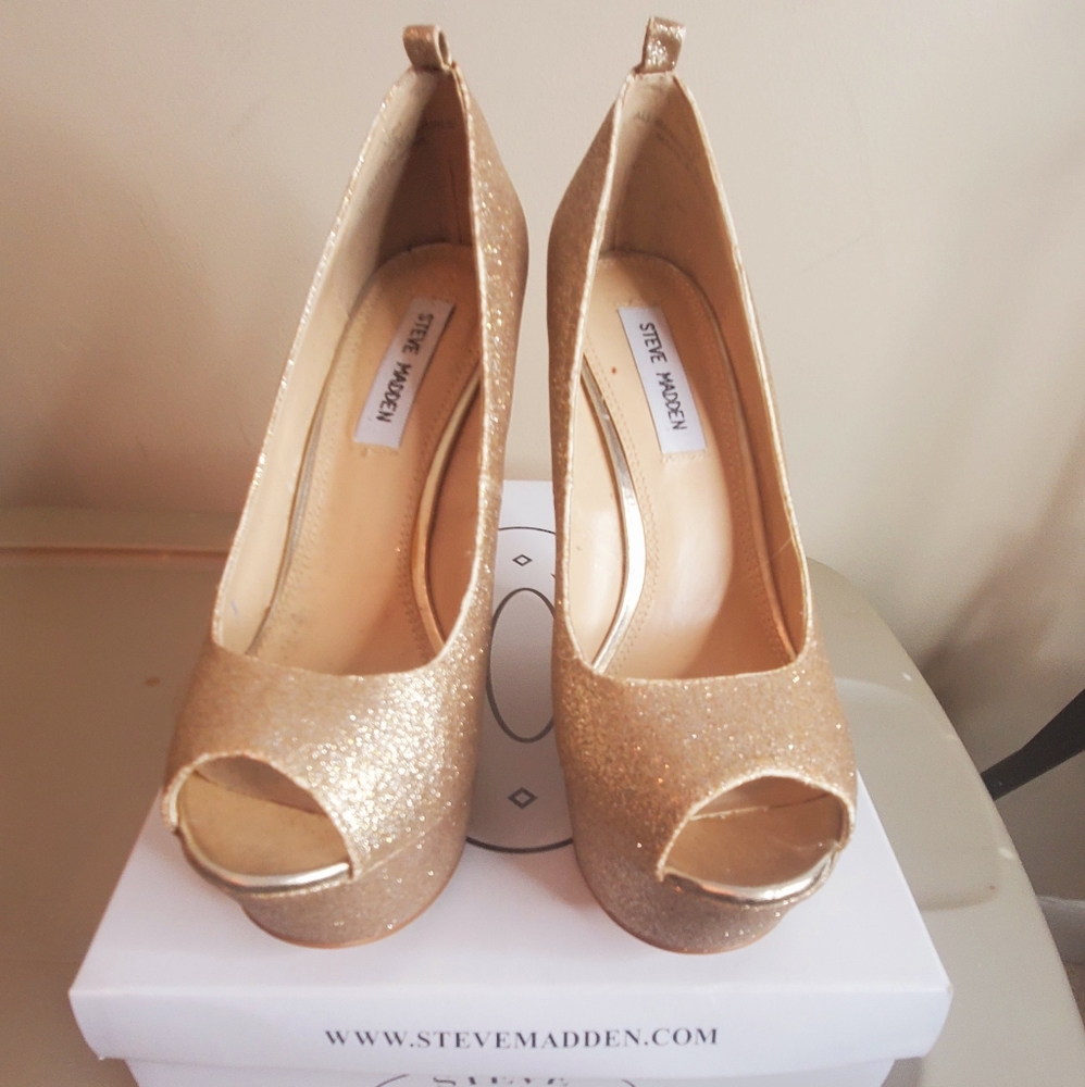 Authentic gold glitter platforms from Steve Madden